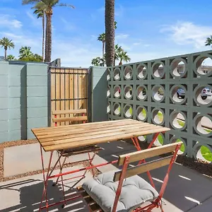 Apartment Large Rooftop & Poolside - Walk To Old Town Scottsdale