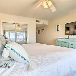 Apartment Miramar Retreat - Beachfront And Poolside Destin